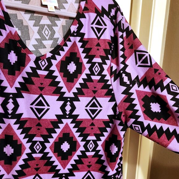 Lularoe Elizabeth Tunic Pink/purple very soft!  NWT - Picture 4 of 5